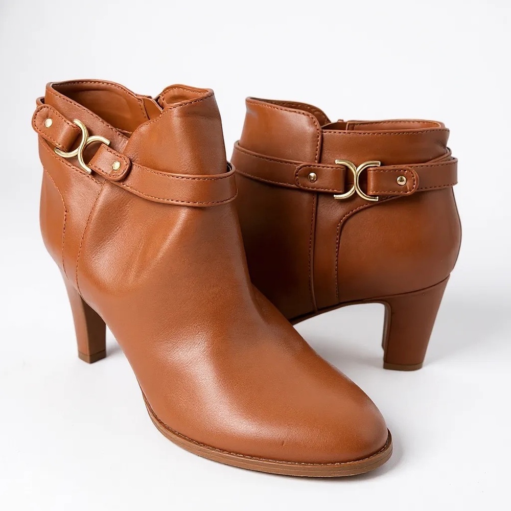 Charter Club Women’s Tan Leather boots